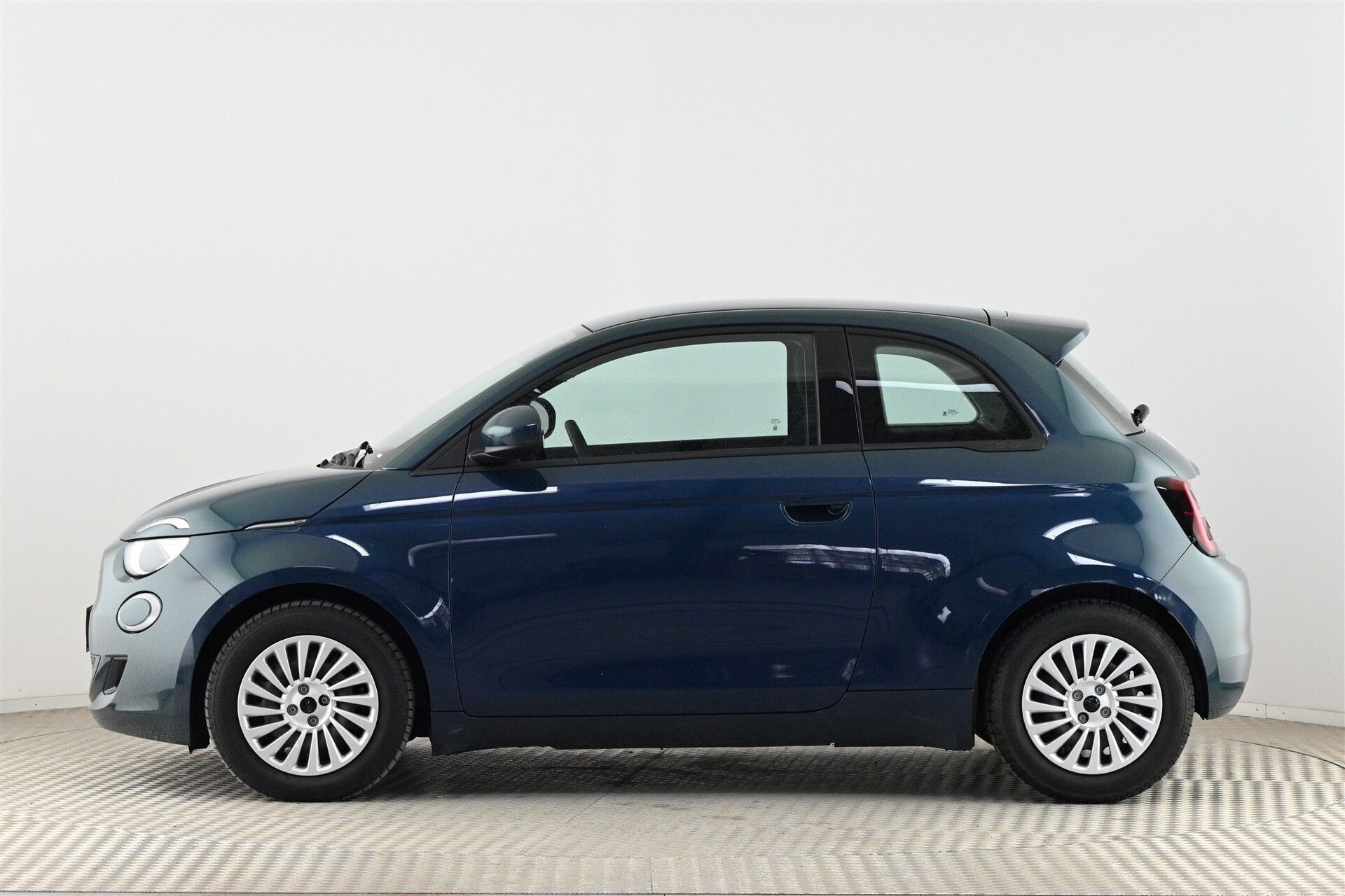 Grøn Fiat 500e fra 2023