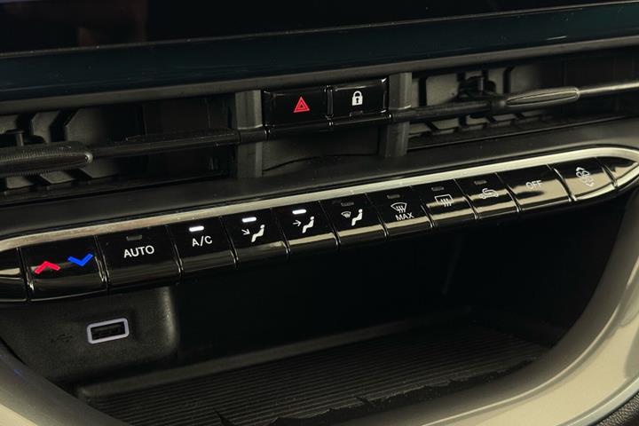 Grøn Fiat 500e fra 2023