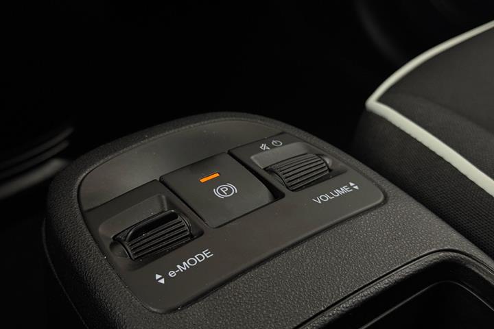 Grøn Fiat 500e fra 2023
