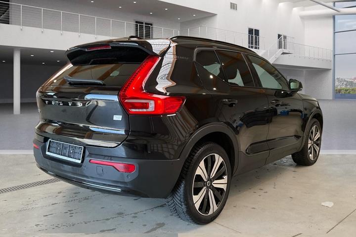 Sort Volvo XC40 fra 2023