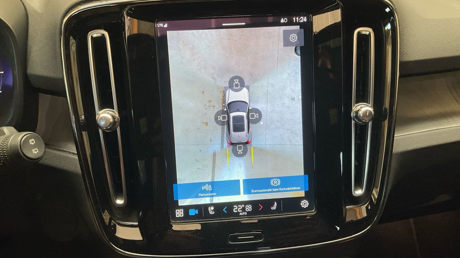 Sort Volvo XC40 fra 2023