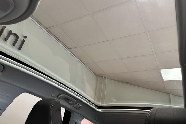 Blå Peugeot 308 fra 2020