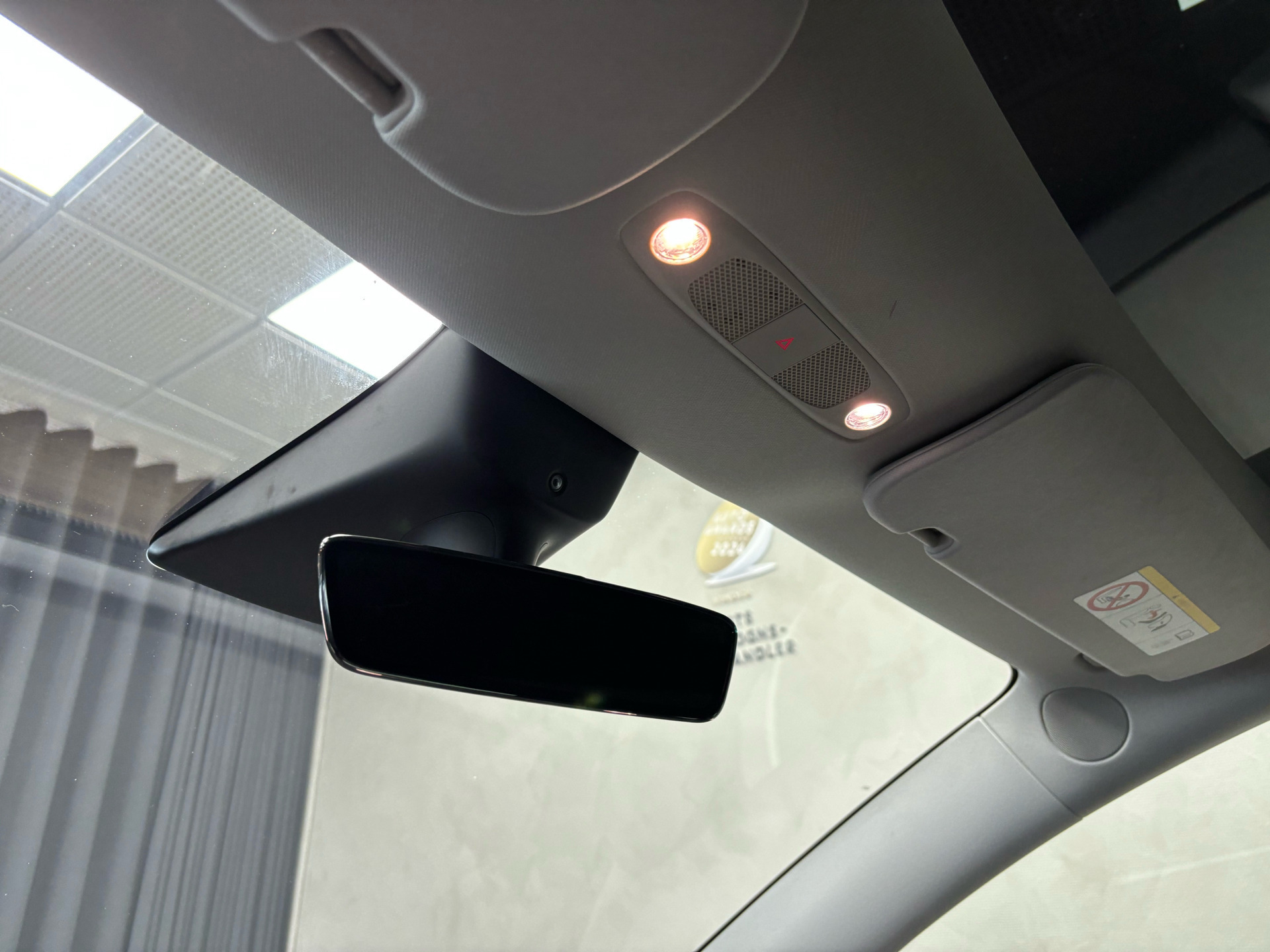 Sort Tesla Model Y fra 2022