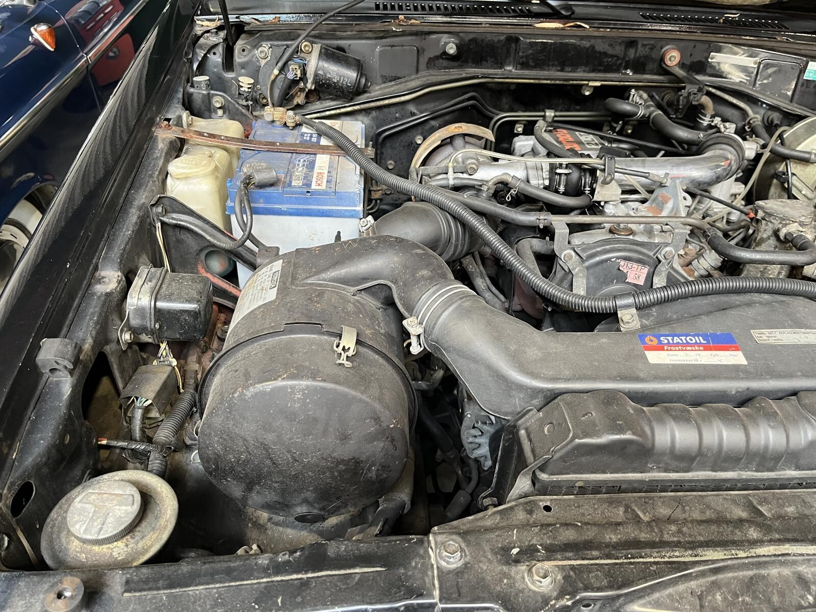 Sort Toyota Landcruiser fra 1986
