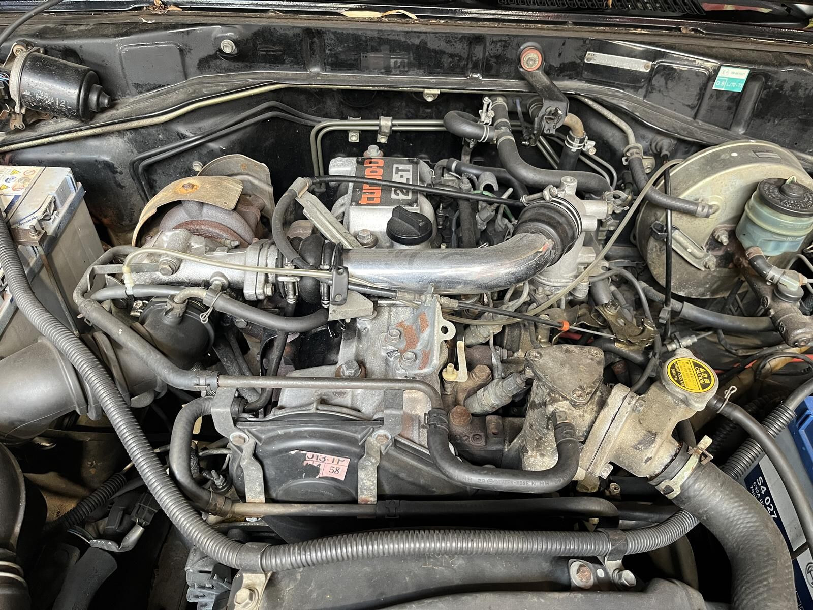 Sort Toyota Landcruiser fra 1986