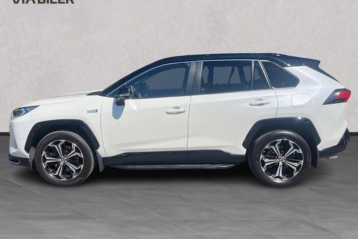 Hvid Toyota RAV4 Plug-in fra 2021