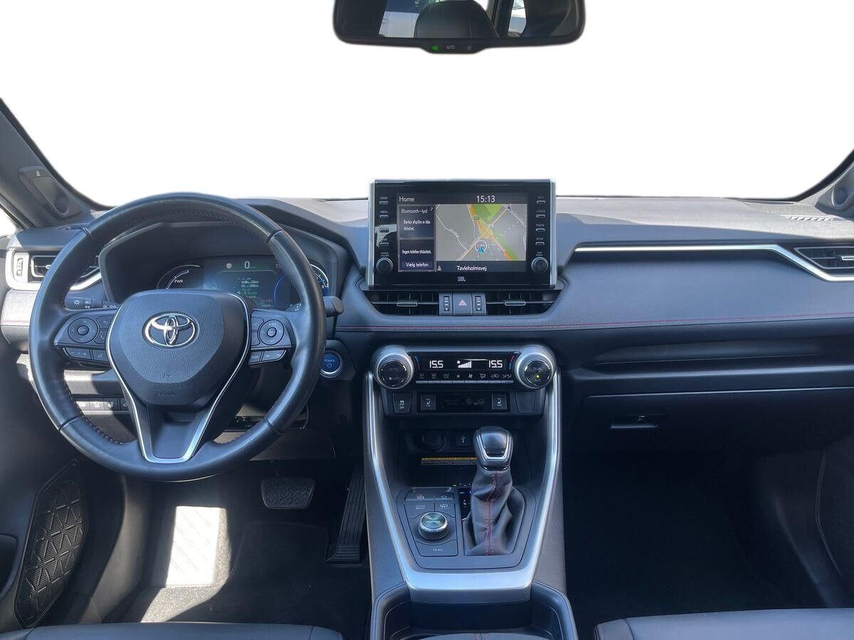 Hvid Toyota RAV4 Plug-in fra 2021