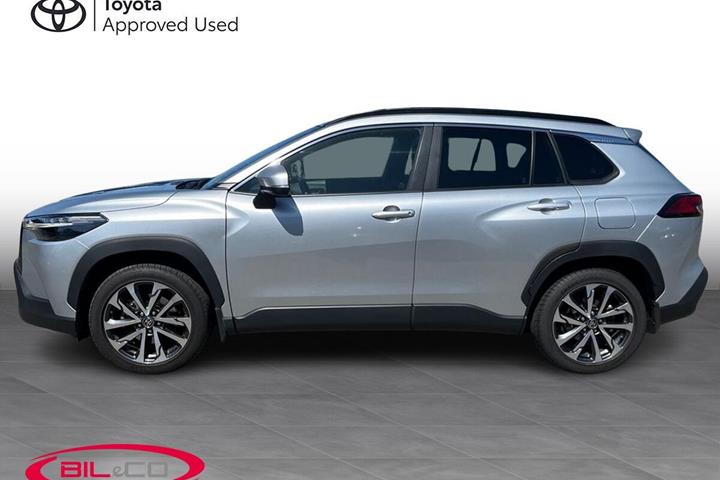 Grå Toyota Corolla Cross fra 2022