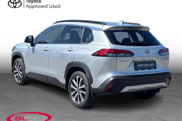 Grå Toyota Corolla Cross fra 2022