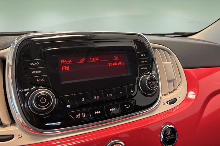 Rød Fiat 500 fra 2016