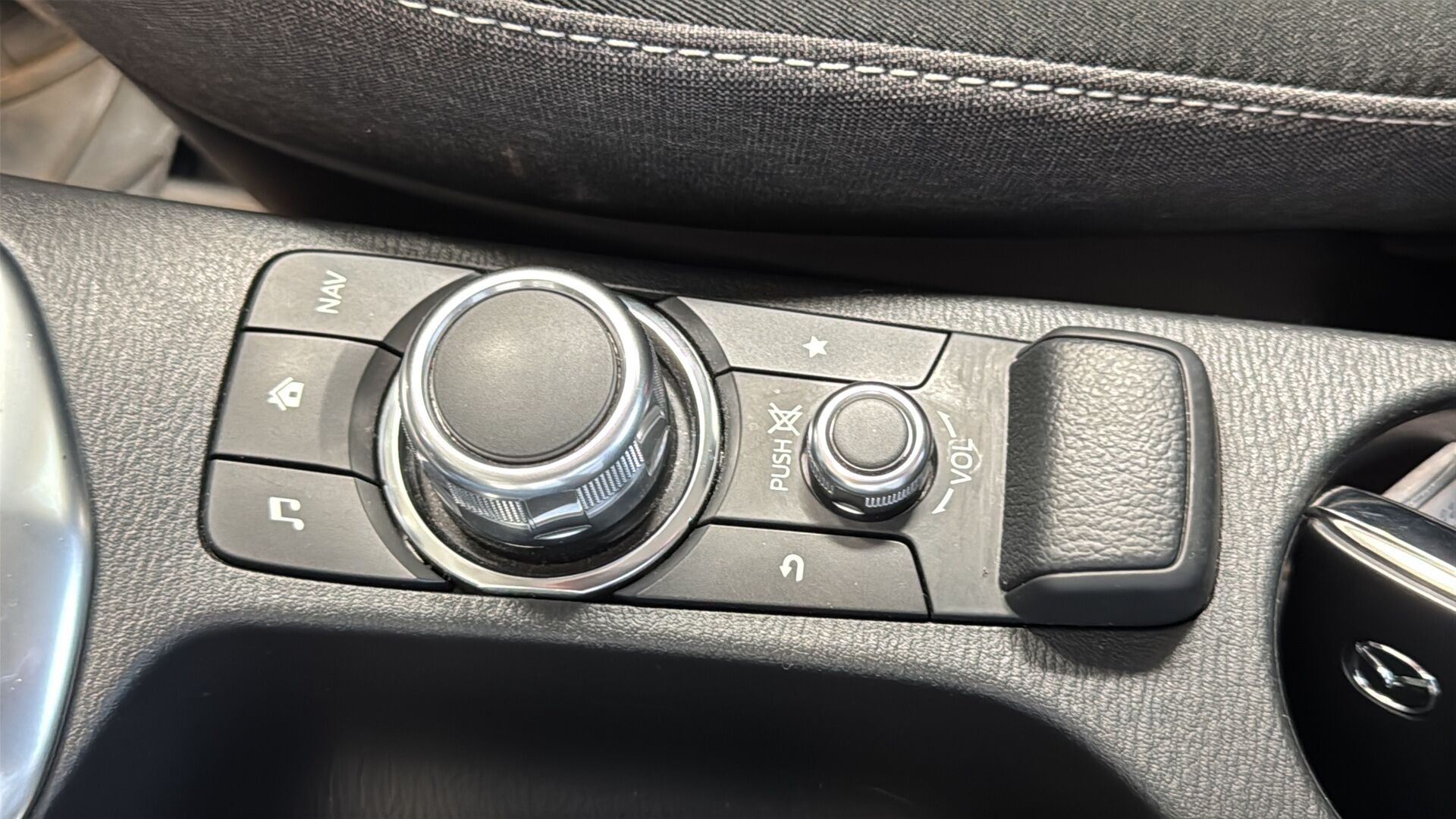 undefined Mazda 2 fra 2023