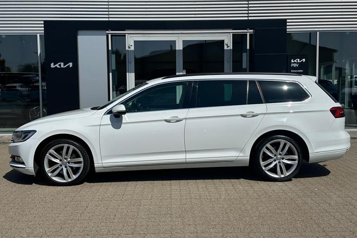 Hvid VW Passat fra 2018