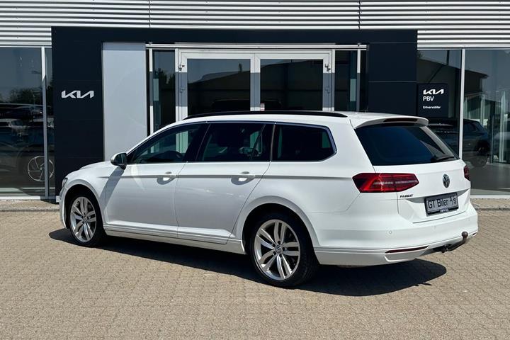 Hvid VW Passat fra 2018