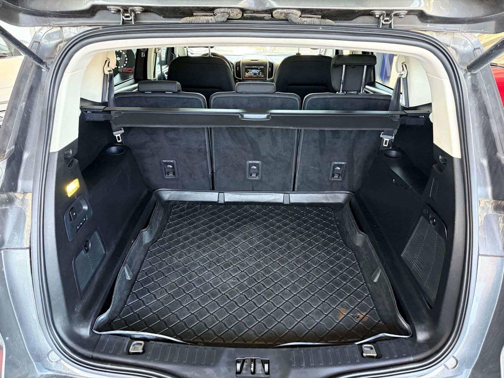 undefined Ford S-MAX fra 2016