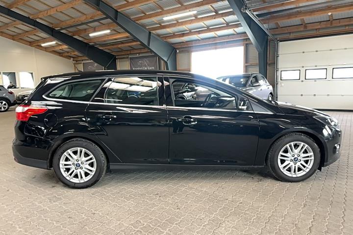 Sort Ford Focus fra 2012