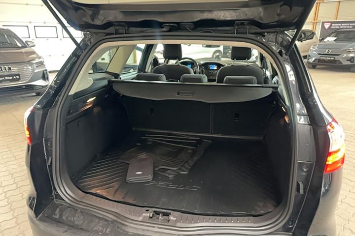 Sort Ford Focus fra 2012