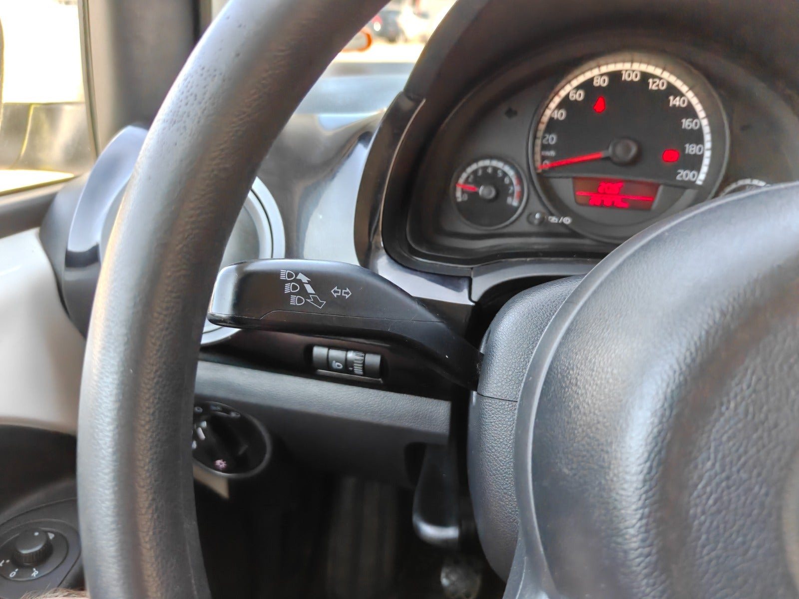 Gul VW UP! fra 2013