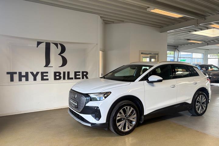 Hvid Audi Q4 e-tron fra 2023 set udefra