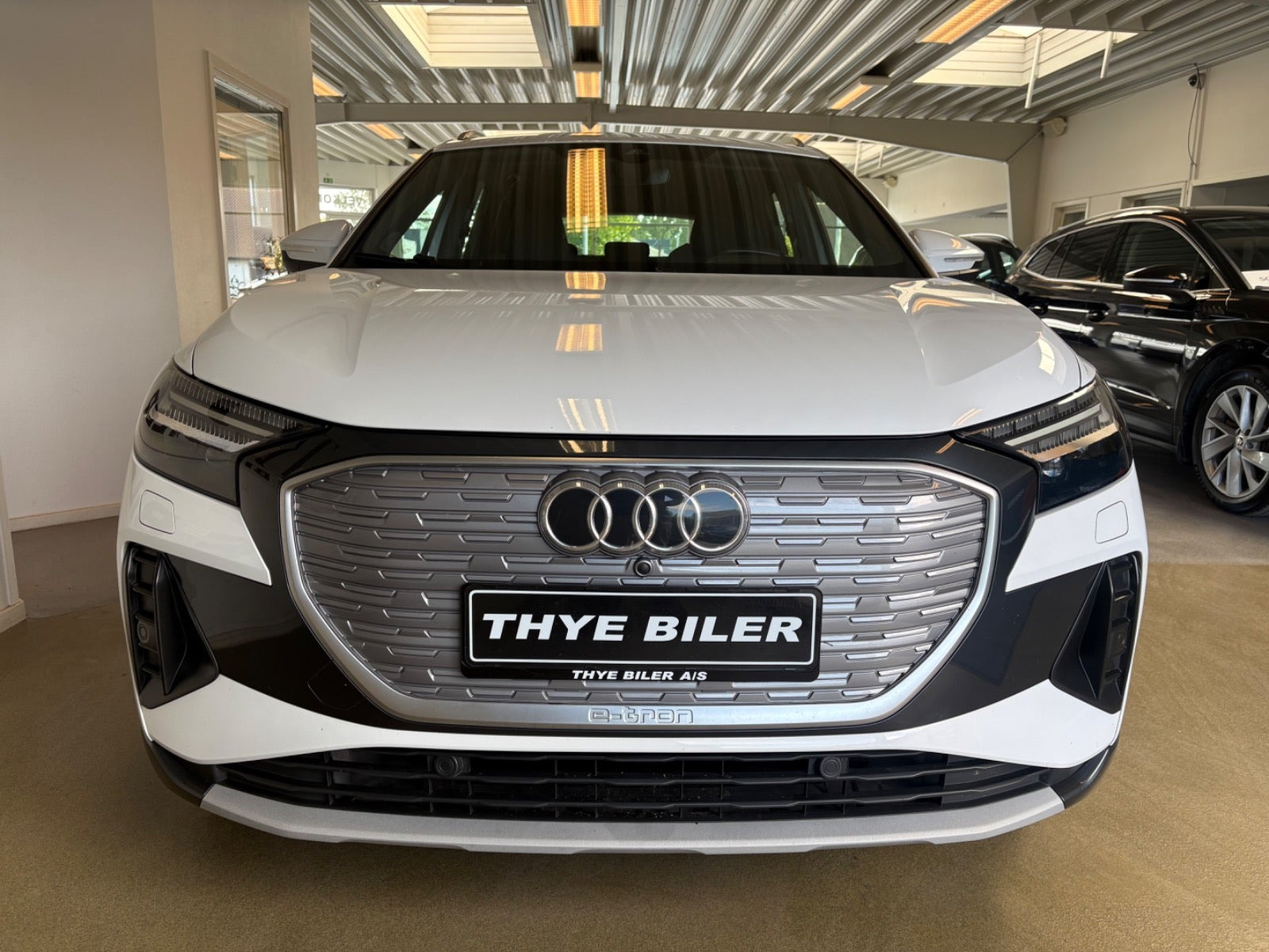Hvid Audi Q4 e-tron fra 2023