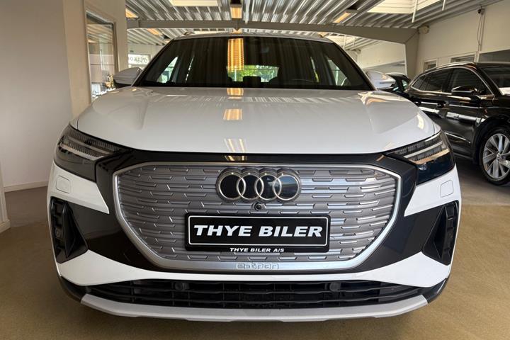 Hvid Audi Q4 e-tron fra 2023