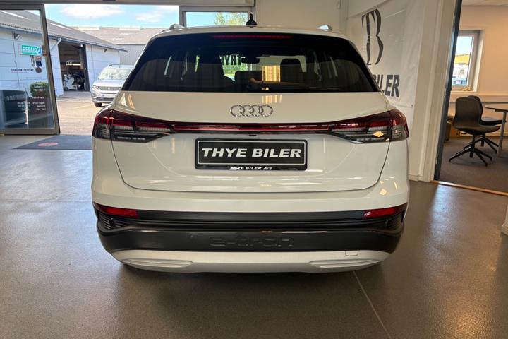 Hvid Audi Q4 e-tron fra 2023