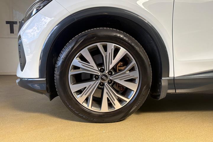 Hvid Audi Q4 e-tron fra 2023