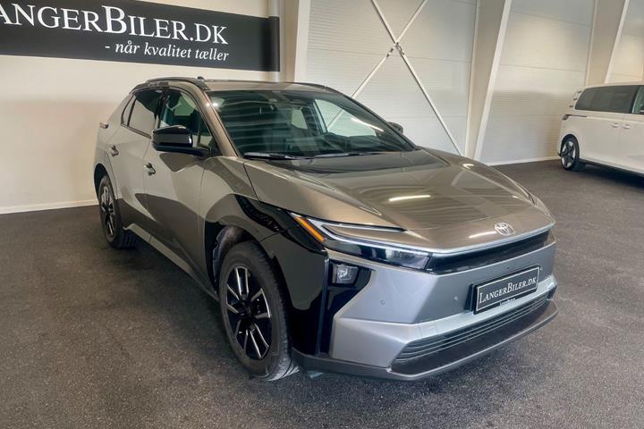 Grå Toyota BZ4X fra 2026