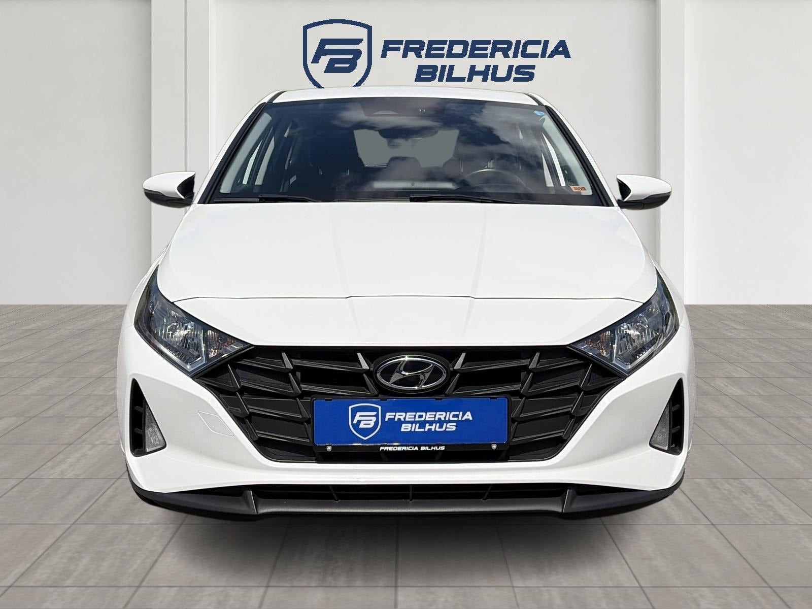 Hvid Hyundai i20 fra 2022