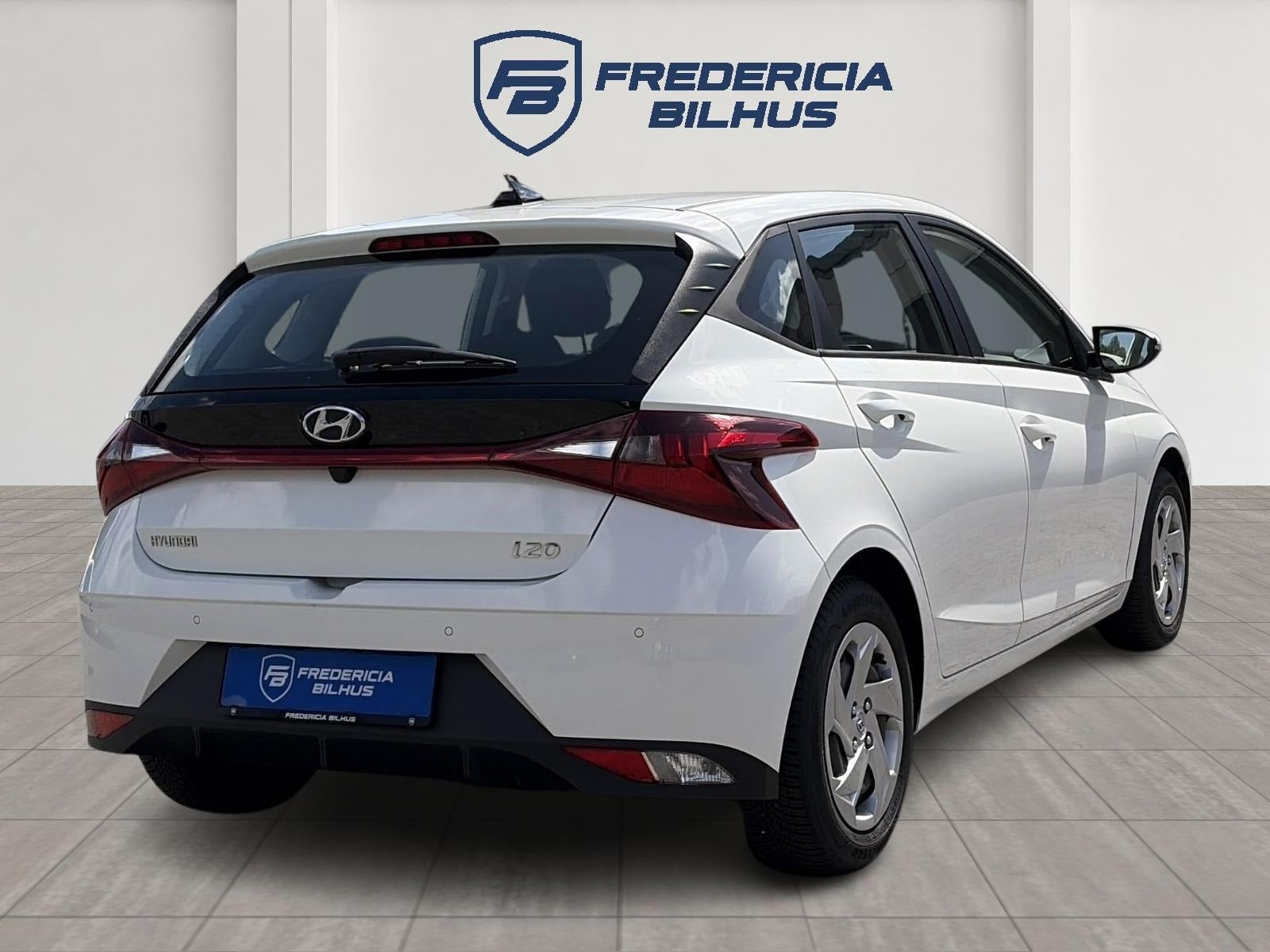 Hvid Hyundai i20 fra 2022