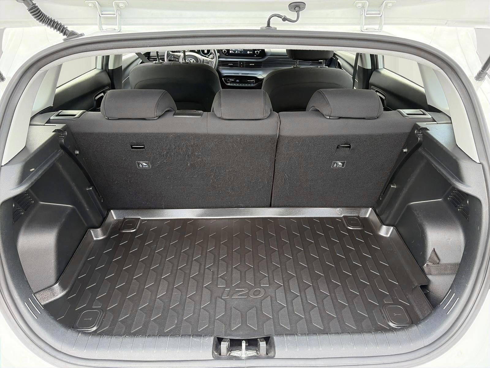 Hvid Hyundai i20 fra 2022