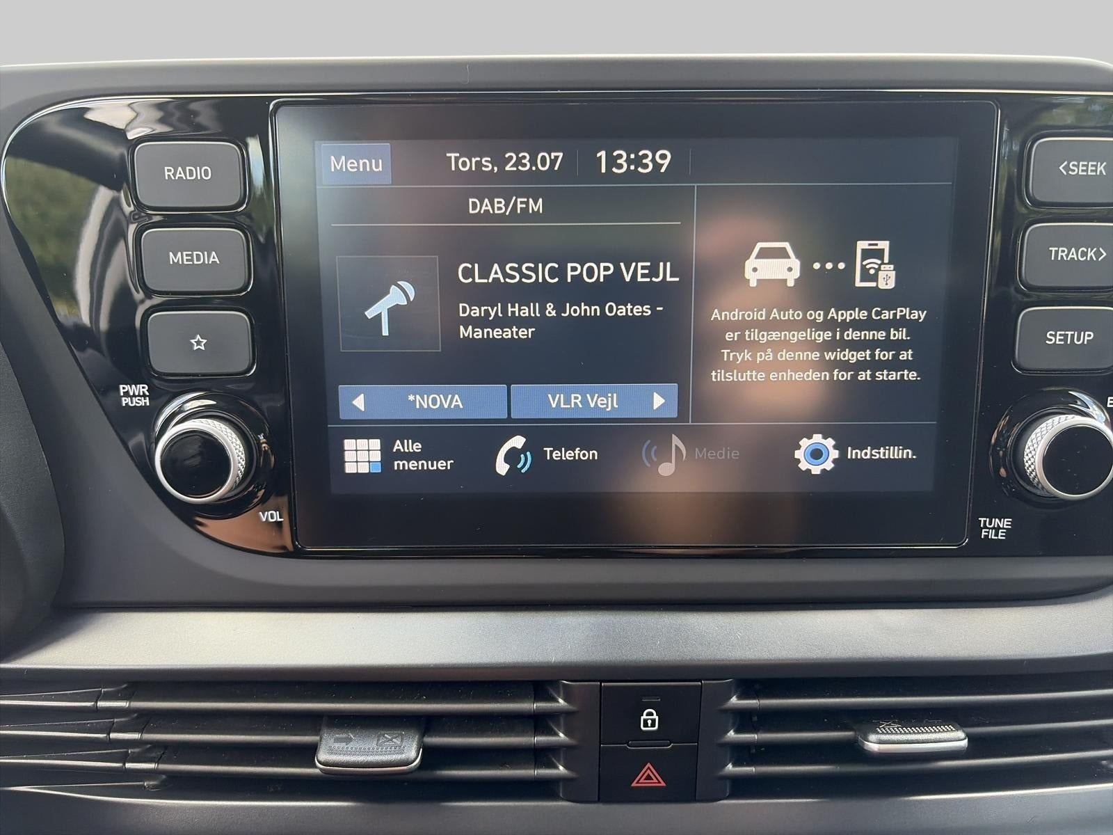 Hvid Hyundai i20 fra 2022