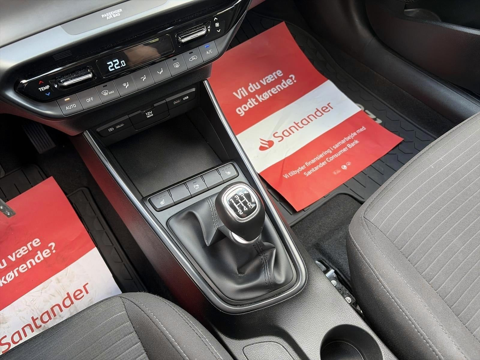 Hvid Hyundai i20 fra 2022