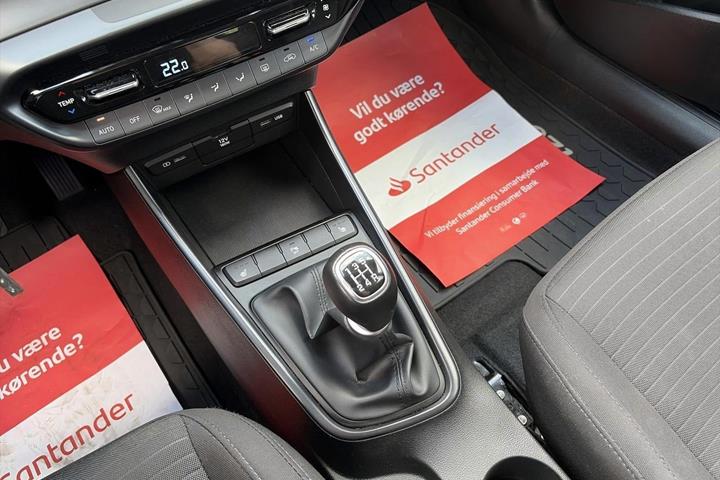 Hvid Hyundai i20 fra 2022
