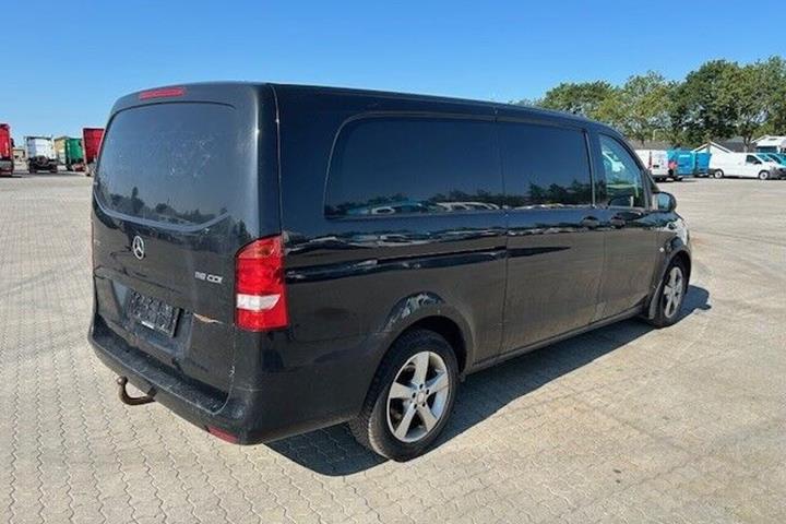 Sort Mercedes Vito 116 fra 2016
