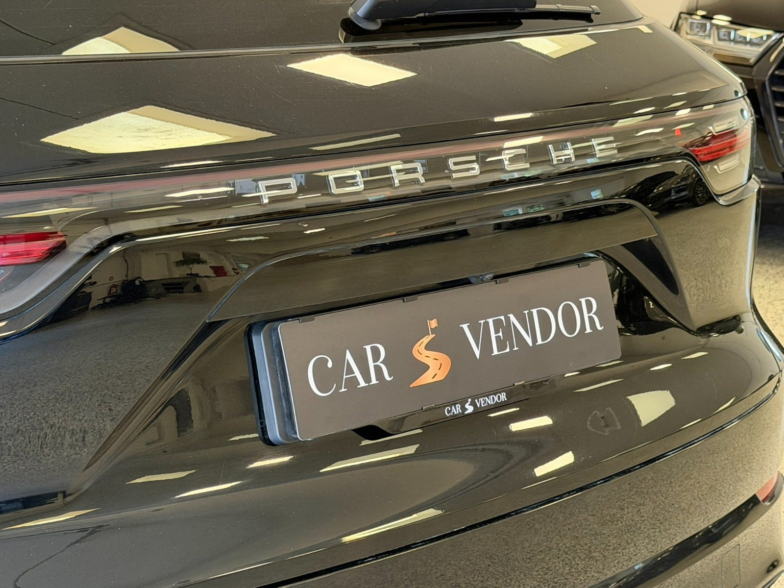 Sort Porsche Cayenne S fra 2019