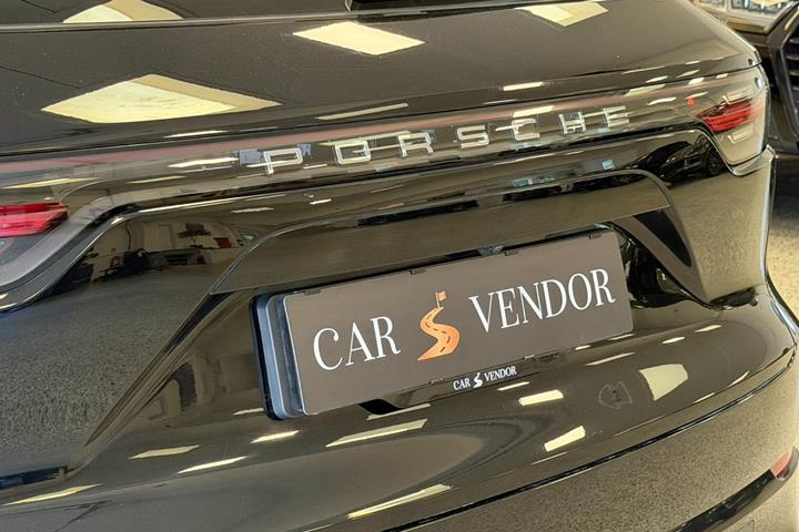 Sort Porsche Cayenne S fra 2019