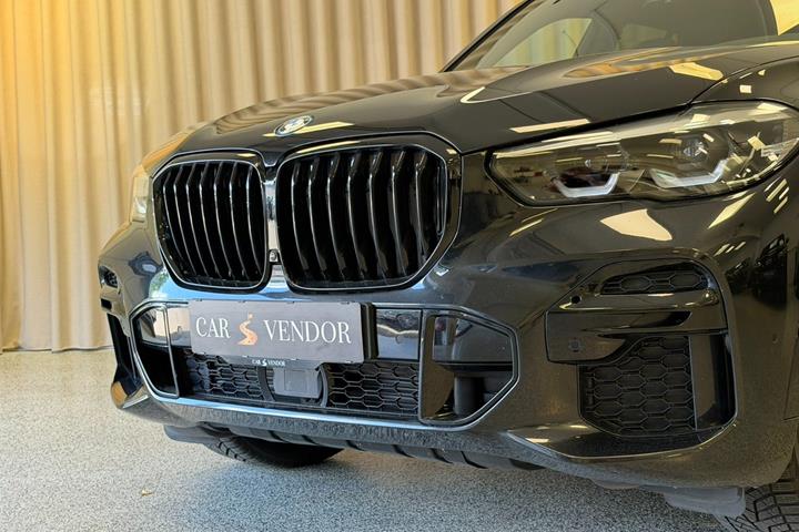 Sort BMW X5 fra 2022