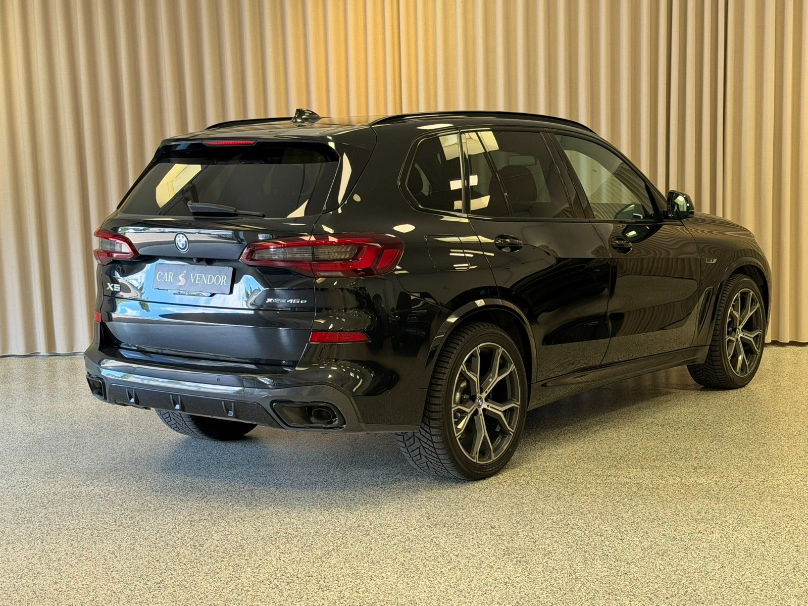 Sort BMW X5 fra 2020