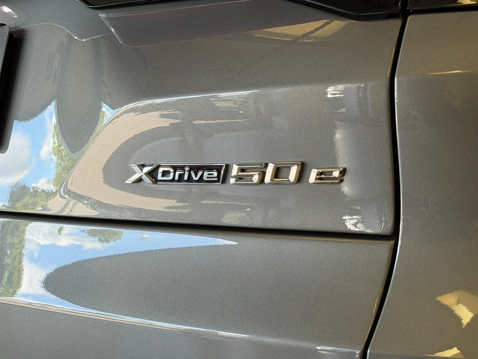 Grå BMW X5 fra 2025