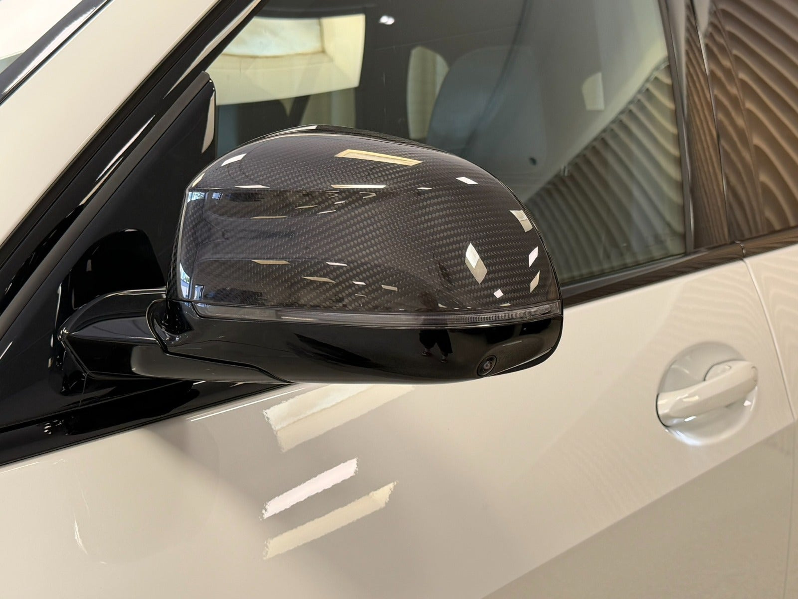 Hvid BMW X5 fra 2025
