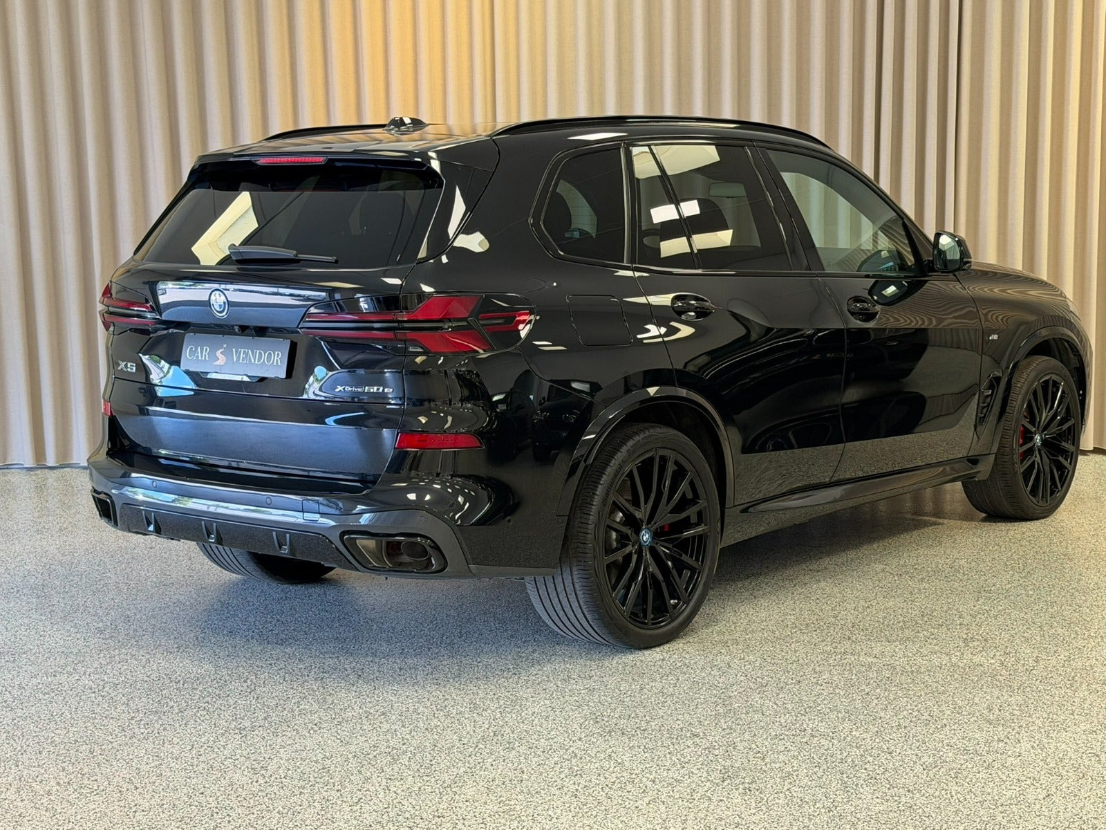 Sort BMW X5 fra 2024