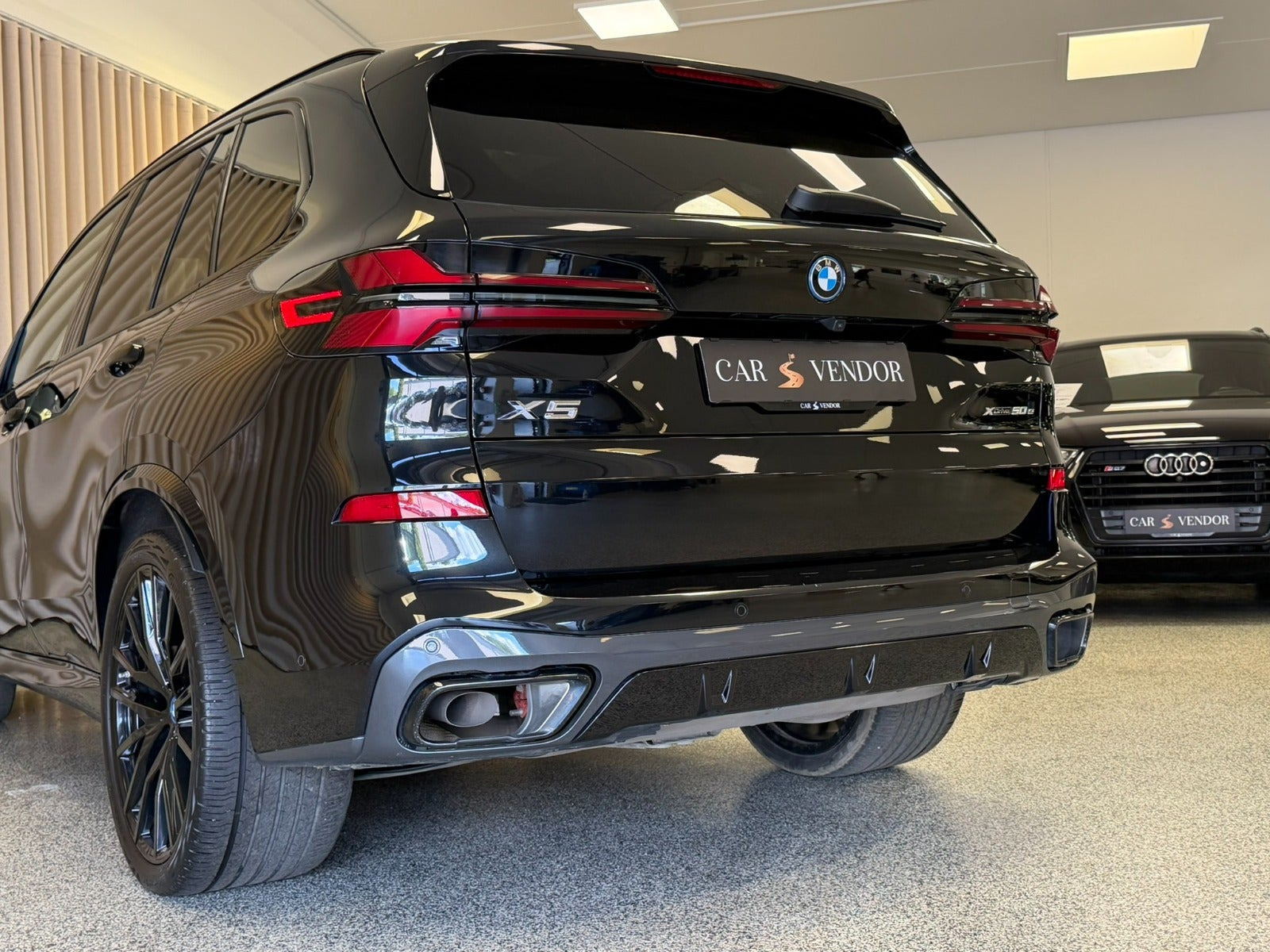 Sort BMW X5 fra 2024