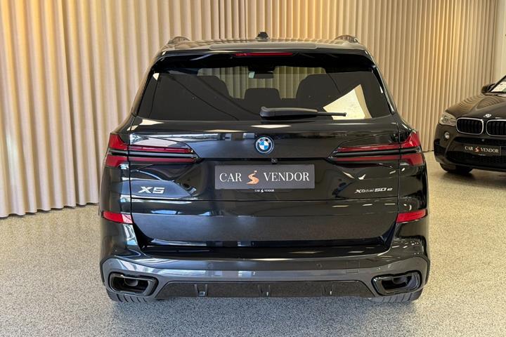Sort BMW X5 fra 2024