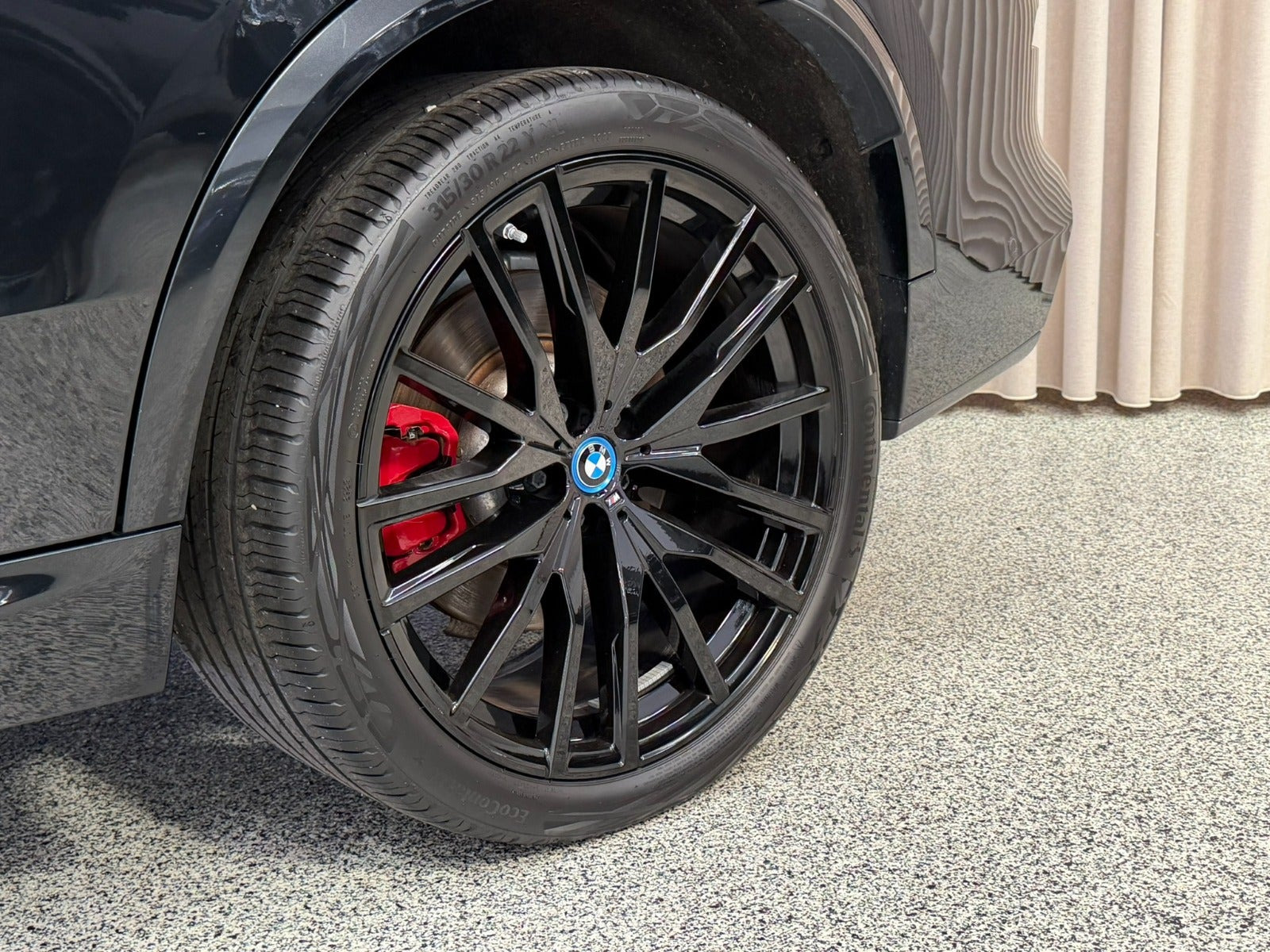 Sort BMW X5 fra 2024