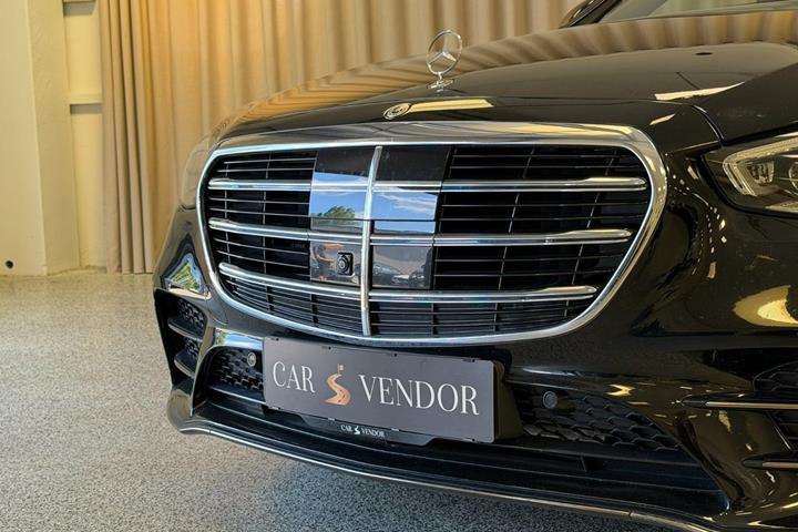 Sort Mercedes S580 e fra 2022
