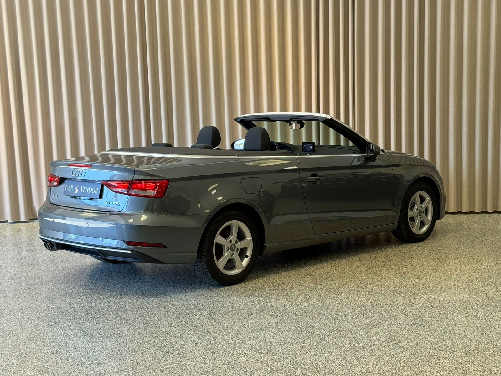 Grå Audi A3 fra 2019