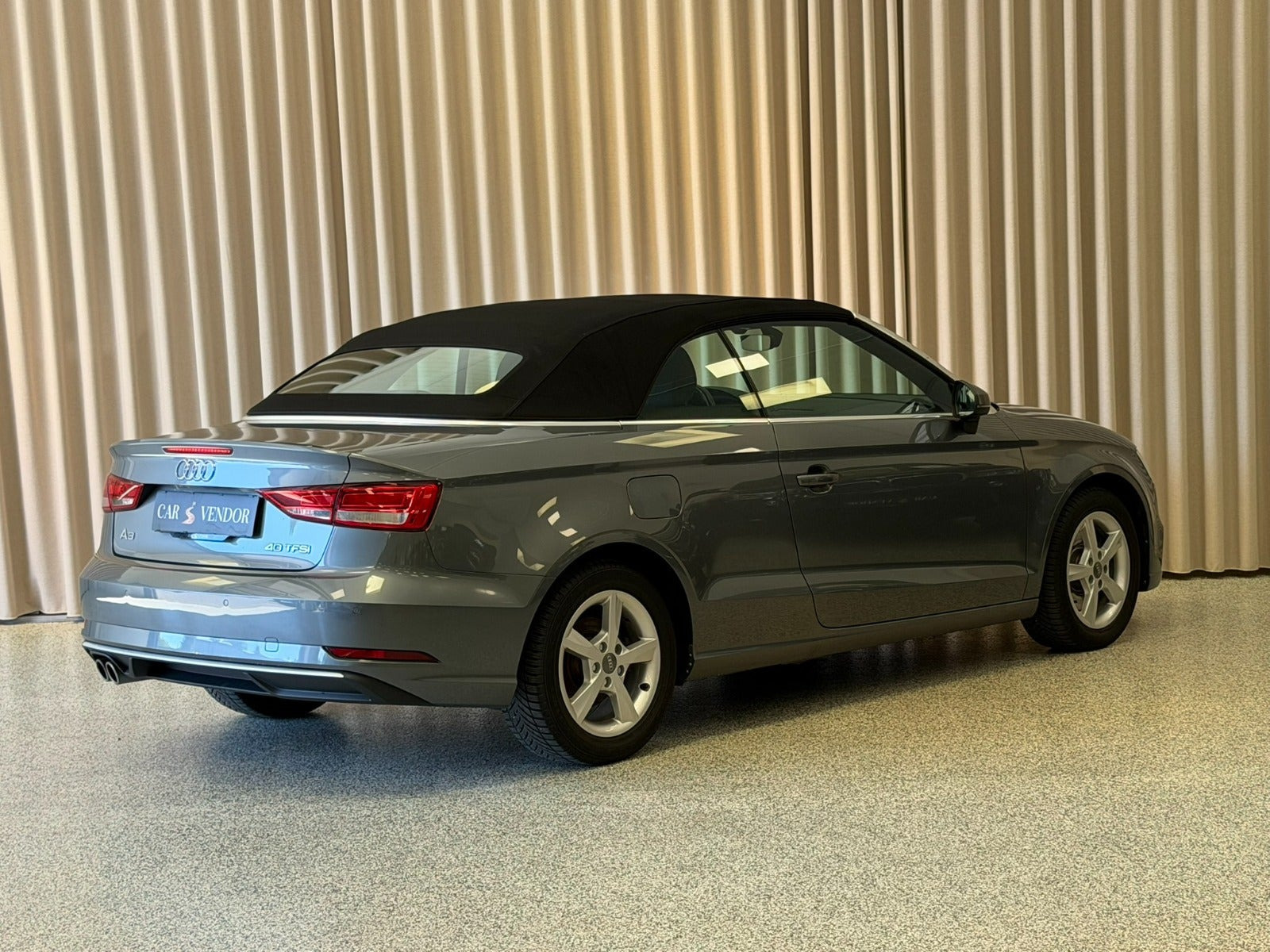 Grå Audi A3 fra 2019