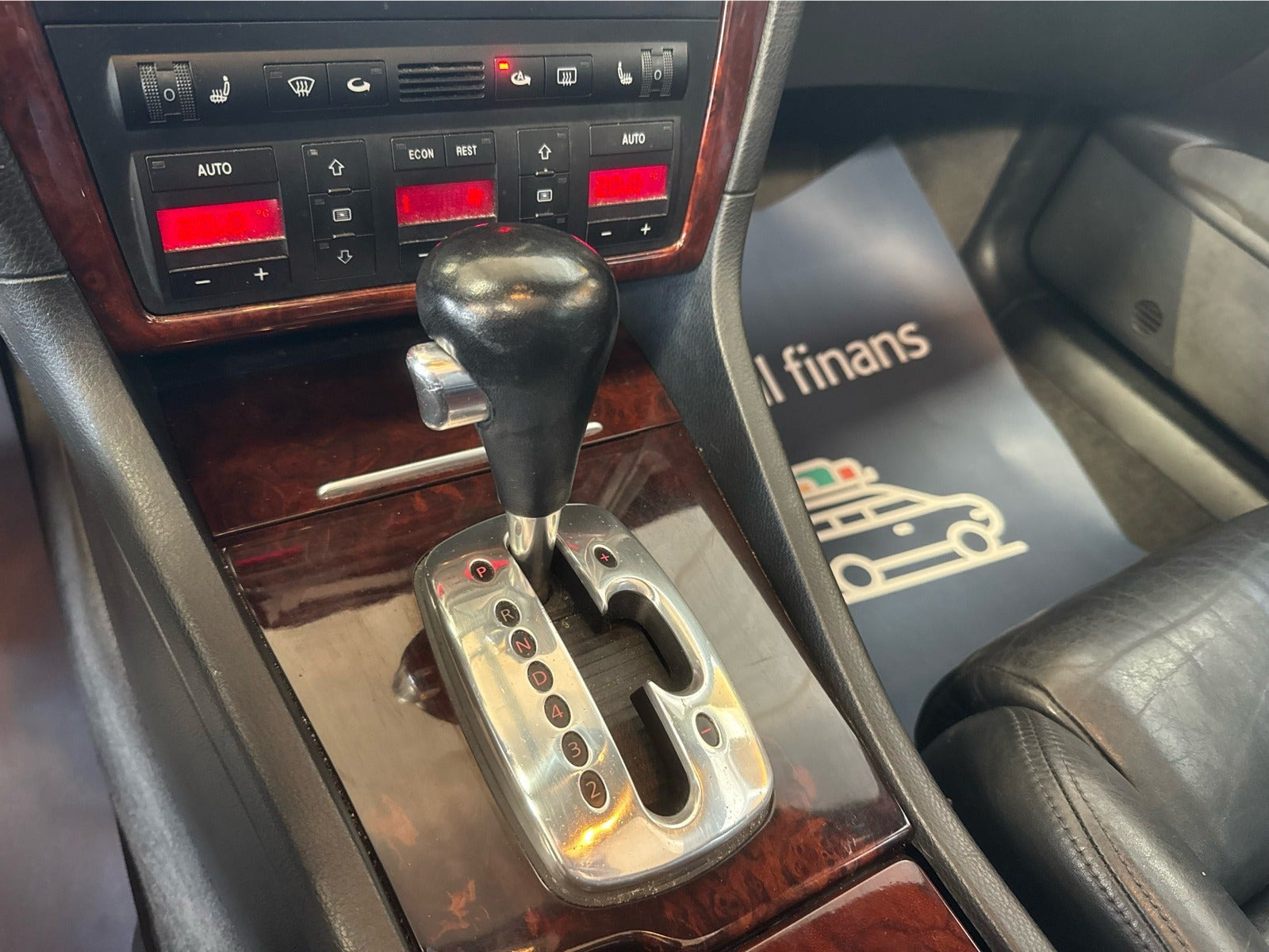 undefined Audi S8 fra 2001