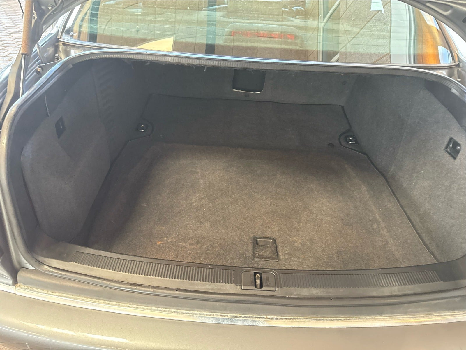 undefined Audi S8 fra 2001
