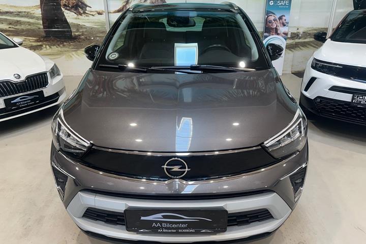 Grå Opel Crossland fra 2021